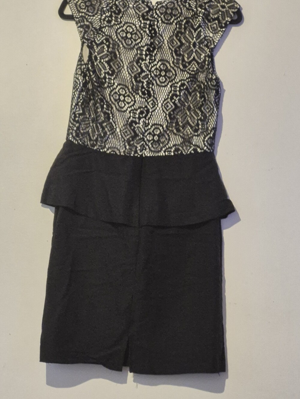 Dress - Picture 4 of 4
